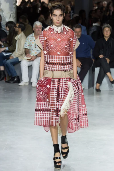 Look 28